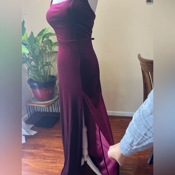 Christina Lace-Up Back Velvet Dress (Burgundy) - Picture 11 of 15